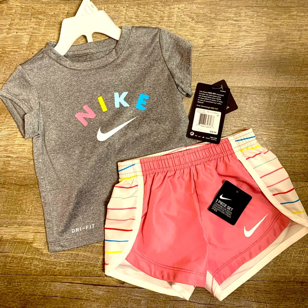 Brand New w/tags Nike Toddler Girls 2pc Outfit